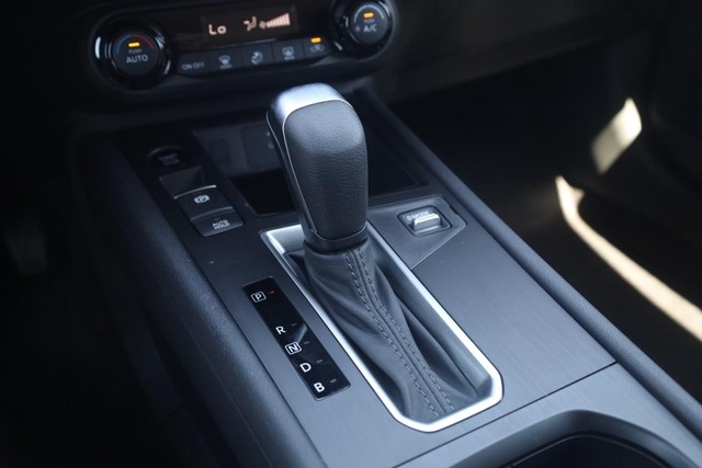 Nissan Kicks Vehicle Image 19