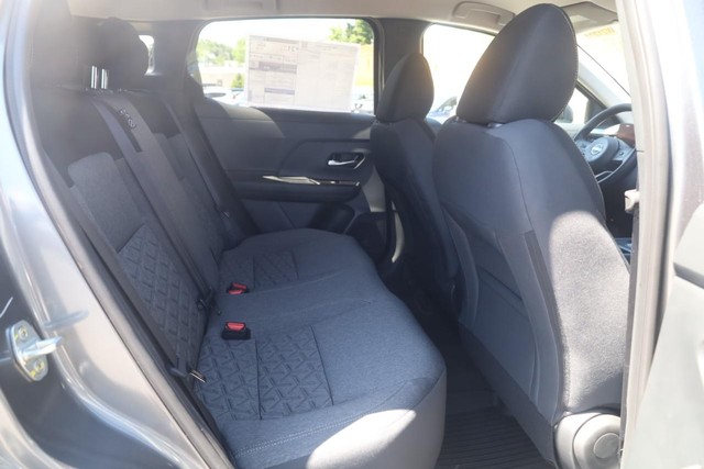 Nissan Kicks Vehicle Image 22