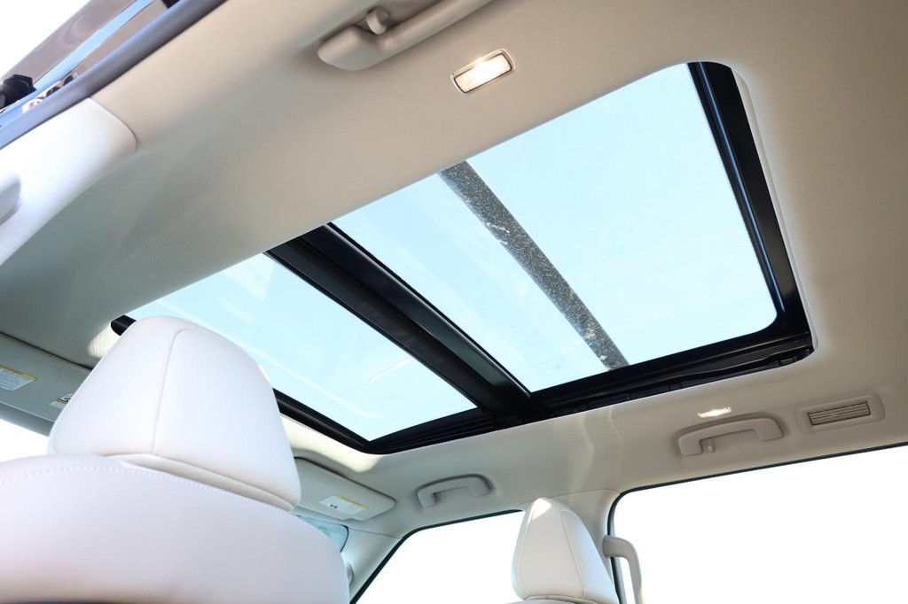 Nissan Armada Vehicle Image 12