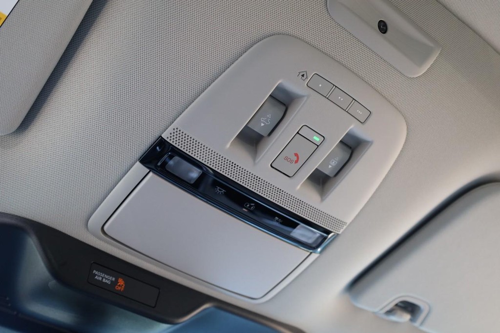 Nissan Armada Vehicle Image 20