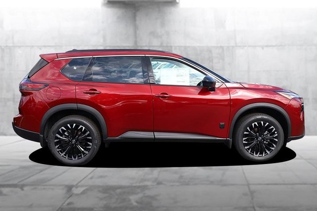 Nissan Rogue Vehicle Full-screen Gallery Image 5