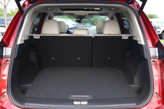 Nissan Rogue Vehicle Full-screen Gallery Image 7