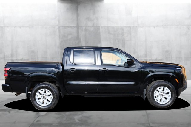Nissan Frontier Vehicle Full-screen Gallery Image 5