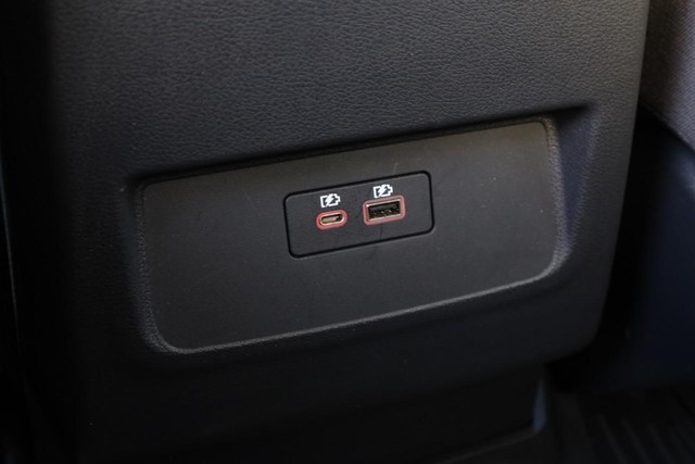Nissan Frontier Vehicle Full-screen Gallery Image 20