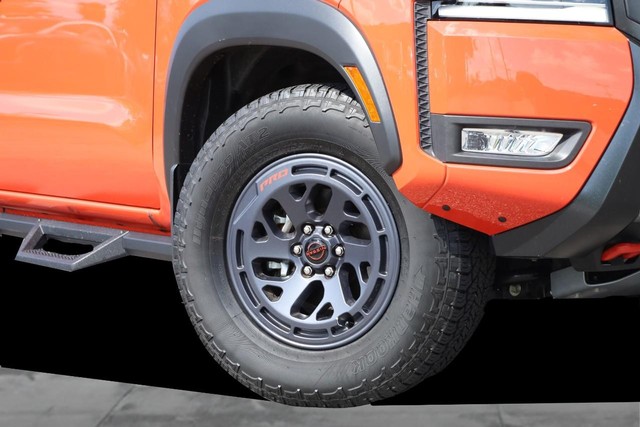 Nissan Frontier Vehicle Image 03