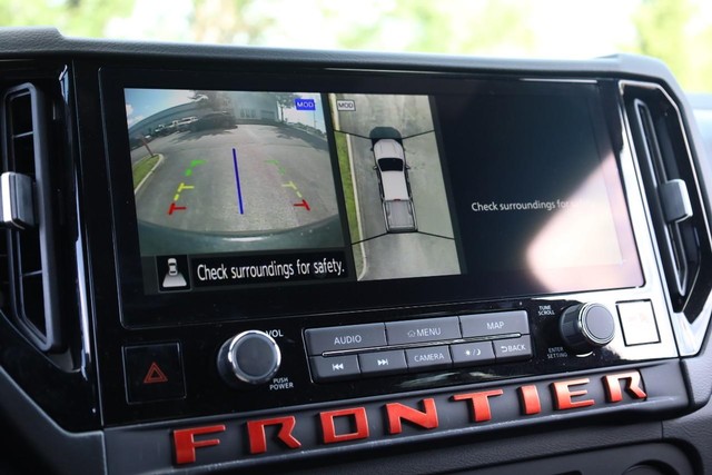 Nissan Frontier Vehicle Image 14