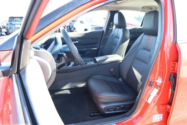 Nissan Sentra Vehicle Image 08