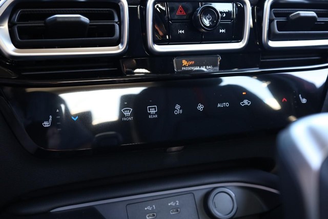 Nissan Sentra Vehicle Image 14