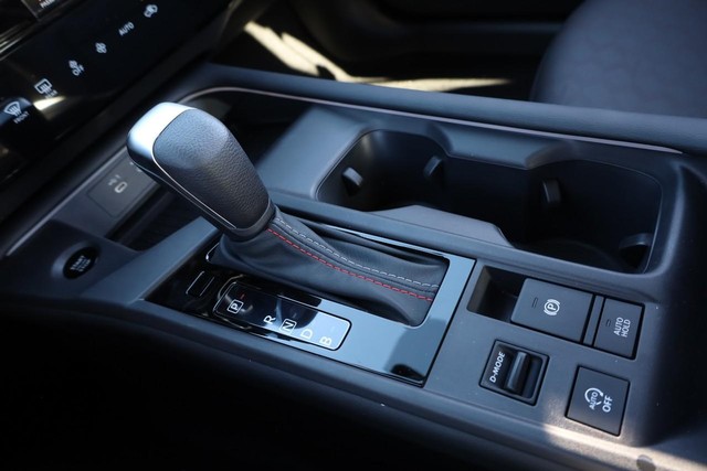 Nissan Sentra Vehicle Image 16