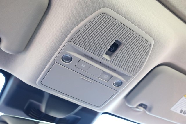 Nissan Sentra Vehicle Image 17