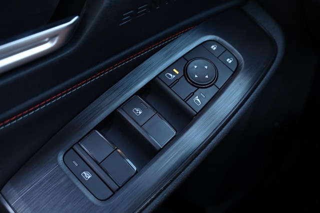 Nissan Sentra Vehicle Image 18