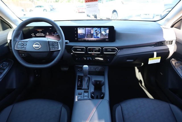 Nissan Sentra Vehicle Image 23