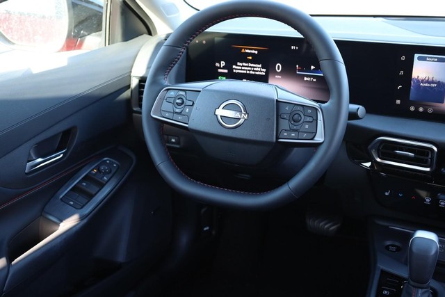 Nissan Sentra Vehicle Image 24