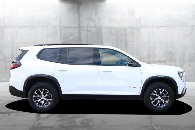 GMC Acadia Vehicle Full-screen Gallery Image 04