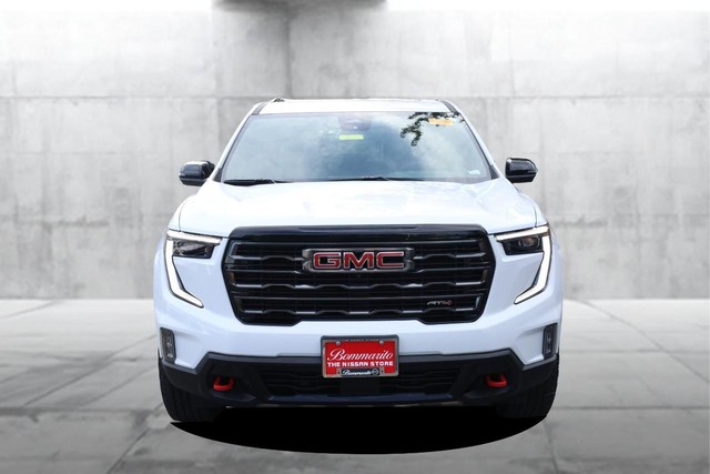 GMC Acadia Vehicle Full-screen Gallery Image 05