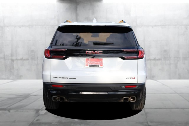 GMC Acadia Vehicle Full-screen Gallery Image 06