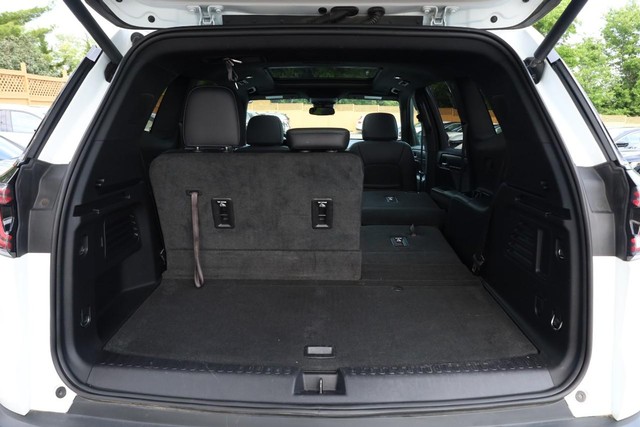 GMC Acadia Vehicle Full-screen Gallery Image 08