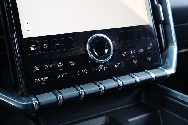 GMC Acadia Vehicle Full-screen Gallery Image 18