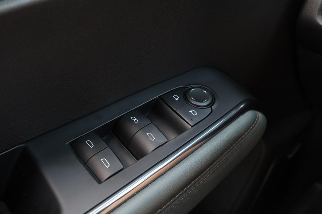GMC Acadia Vehicle Full-screen Gallery Image 20