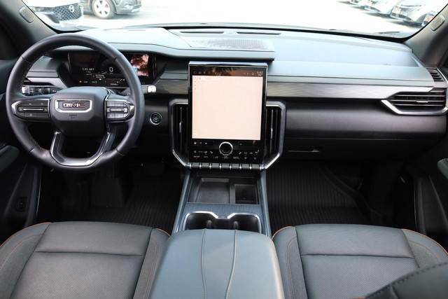 GMC Acadia Vehicle Full-screen Gallery Image 25