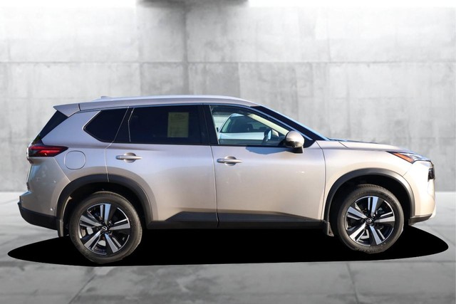 Nissan Rogue Vehicle Image 05