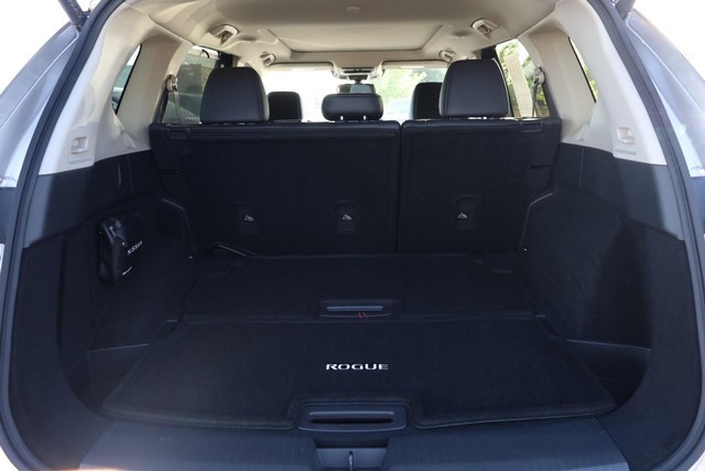 Nissan Rogue Vehicle Image 07