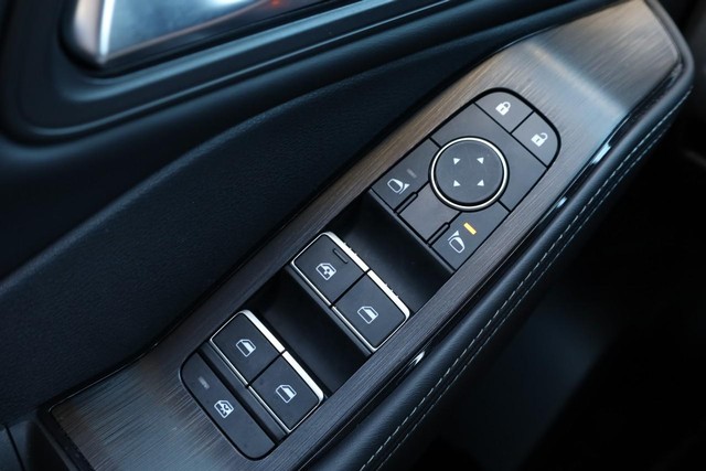 Nissan Rogue Vehicle Image 20