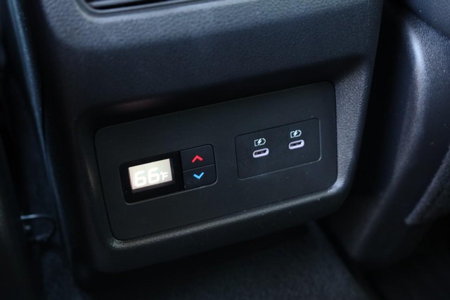 Nissan Rogue Vehicle Image 26