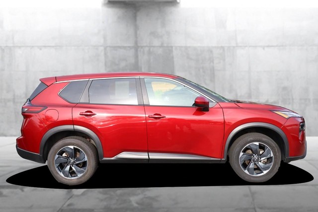 Nissan Rogue Vehicle Full-screen Gallery Image 5
