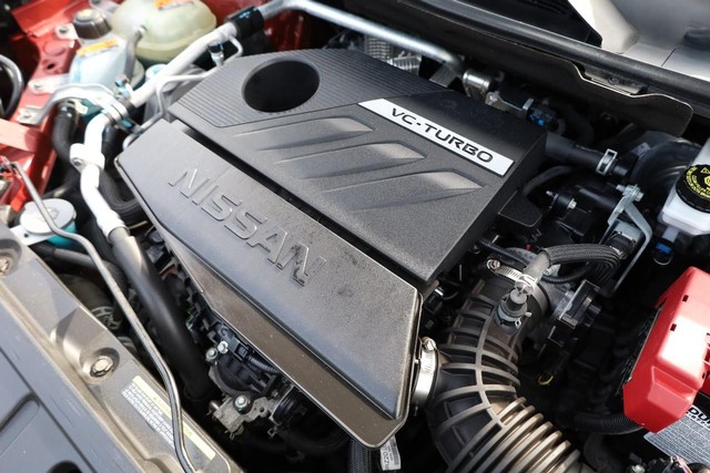 Nissan Rogue Vehicle Full-screen Gallery Image 25