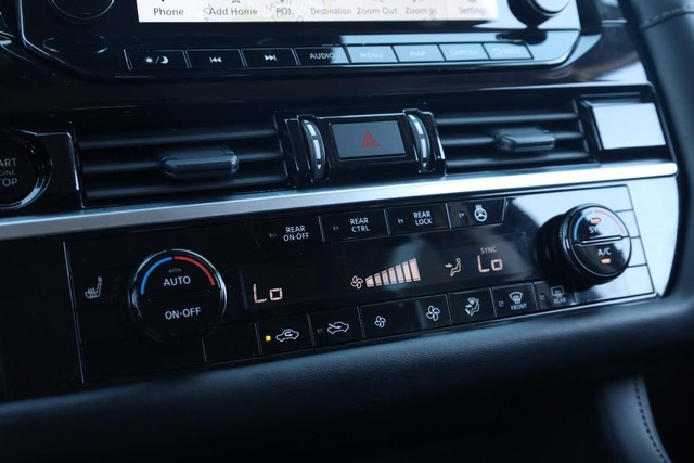 Nissan Pathfinder Vehicle Full-screen Gallery Image 16