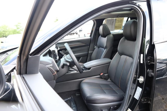 Mazda CX-50 Hybrid Vehicle Full-screen Gallery Image 5