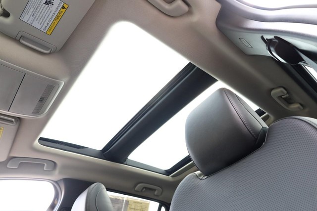 Mazda CX-50 Hybrid Vehicle Full-screen Gallery Image 6