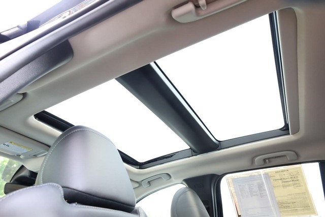 Mazda CX-50 Hybrid Vehicle Full-screen Gallery Image 7