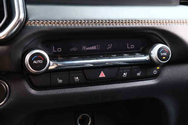 Mazda CX-50 Hybrid Vehicle Full-screen Gallery Image 11