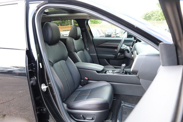 Mazda CX-50 Hybrid Vehicle Full-screen Gallery Image 22
