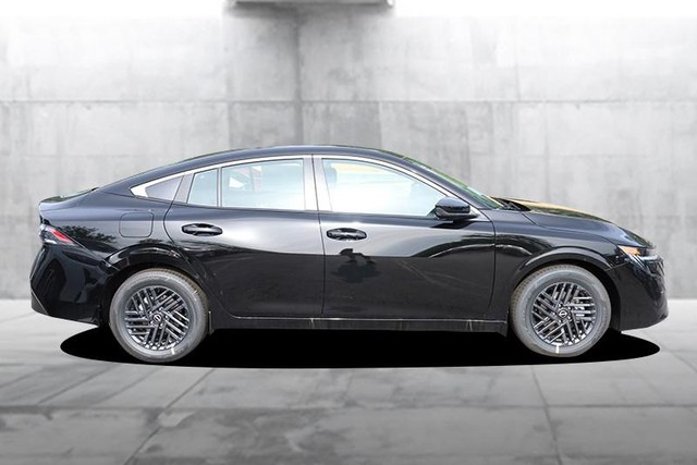 Nissan Sentra Vehicle Image 05