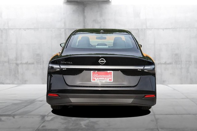 Nissan Sentra Vehicle Image 06