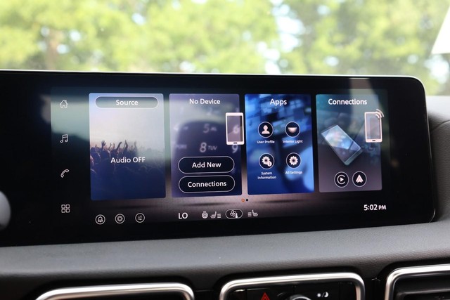 Nissan Sentra Vehicle Image 11
