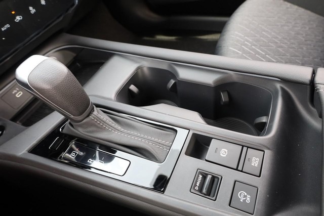 Nissan Sentra Vehicle Image 16