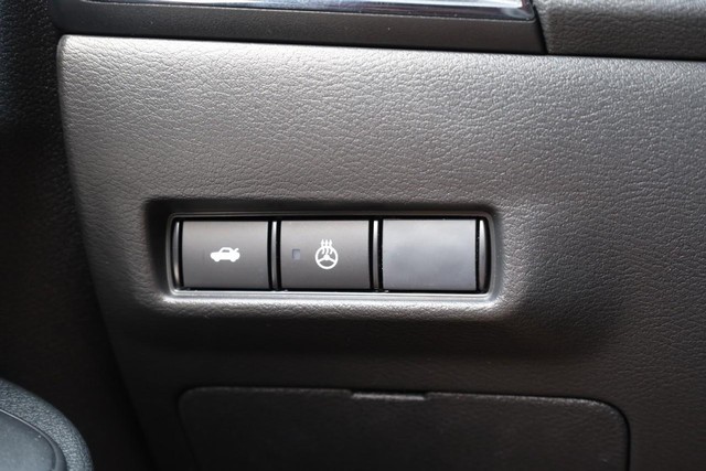 Nissan Sentra Vehicle Image 19