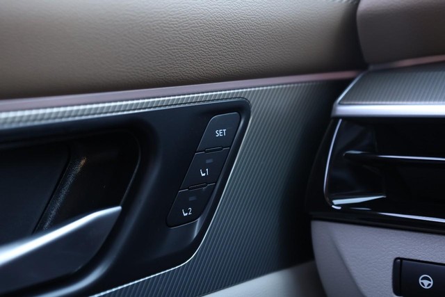 Nissan Murano Vehicle Image 23