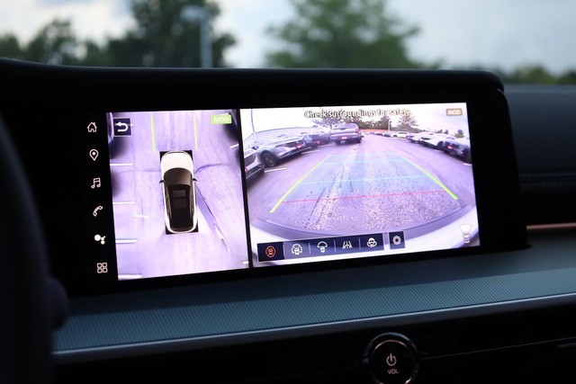 Nissan Murano Vehicle Image 13