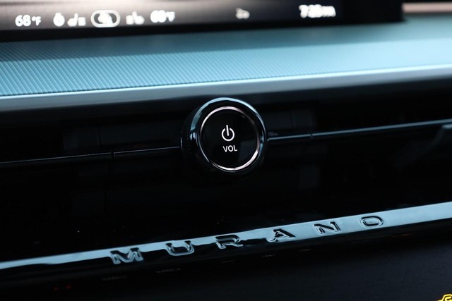 Nissan Murano Vehicle Image 16