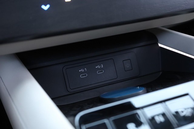 Nissan Murano Vehicle Image 18