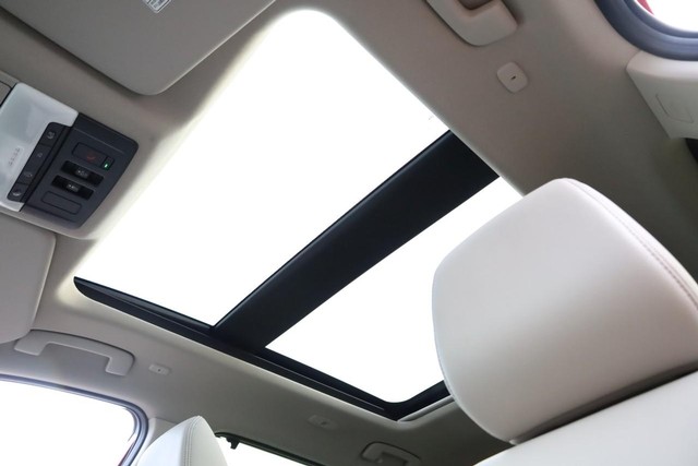 Nissan Rogue Vehicle Image 09