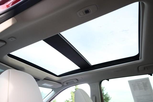 Nissan Rogue Vehicle Image 10