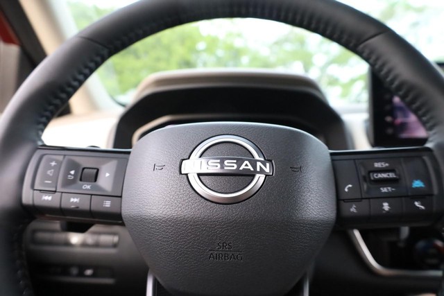 Nissan Rogue Vehicle Image 11