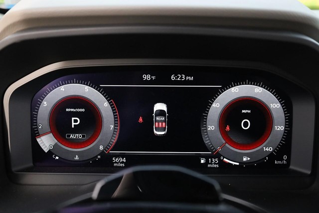 Nissan Rogue Vehicle Image 12
