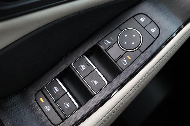 Nissan Rogue Vehicle Image 20